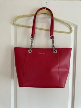 Calvin Klein Bright fuchsia Pebbled Chain-Handle Tote